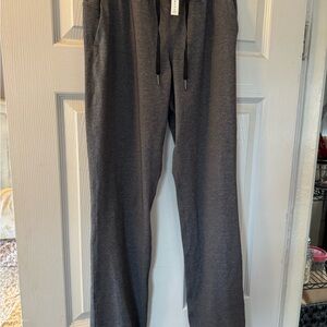 Lululemon sport pants size 6 Tall. New no tags